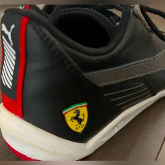 PUMA Ferrari R-Cat Machina Sneaker, Black-Smoked. Unisex size 6 - Picture 3 of 10